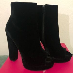 NEVER WORN! Open toed black boot heels